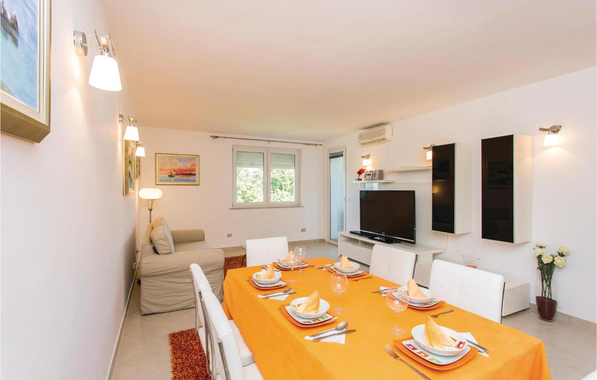 Amazing Apartment In Njivice With Wifi Eksteriør billede