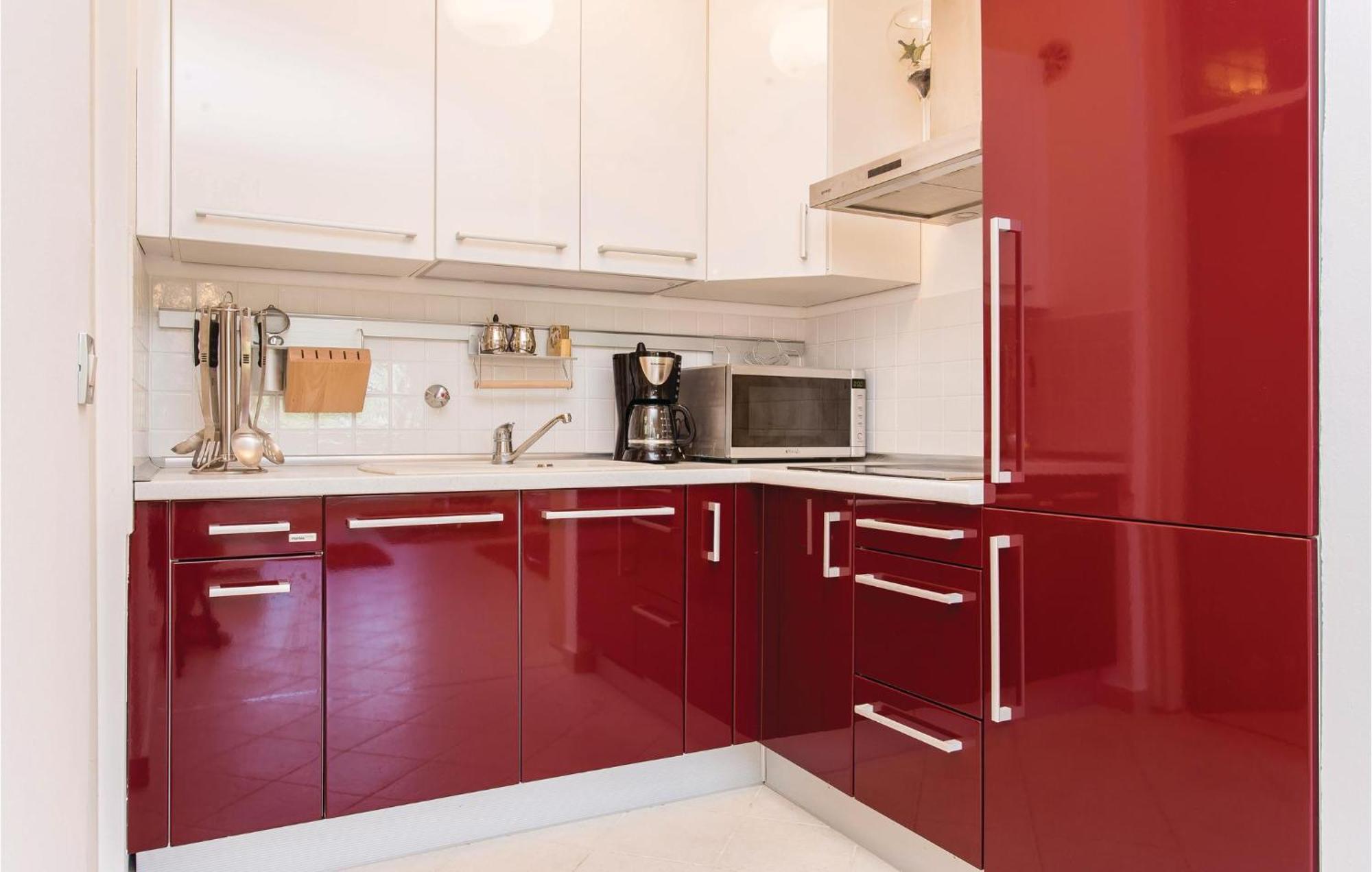 Amazing Apartment In Njivice With Wifi Eksteriør billede