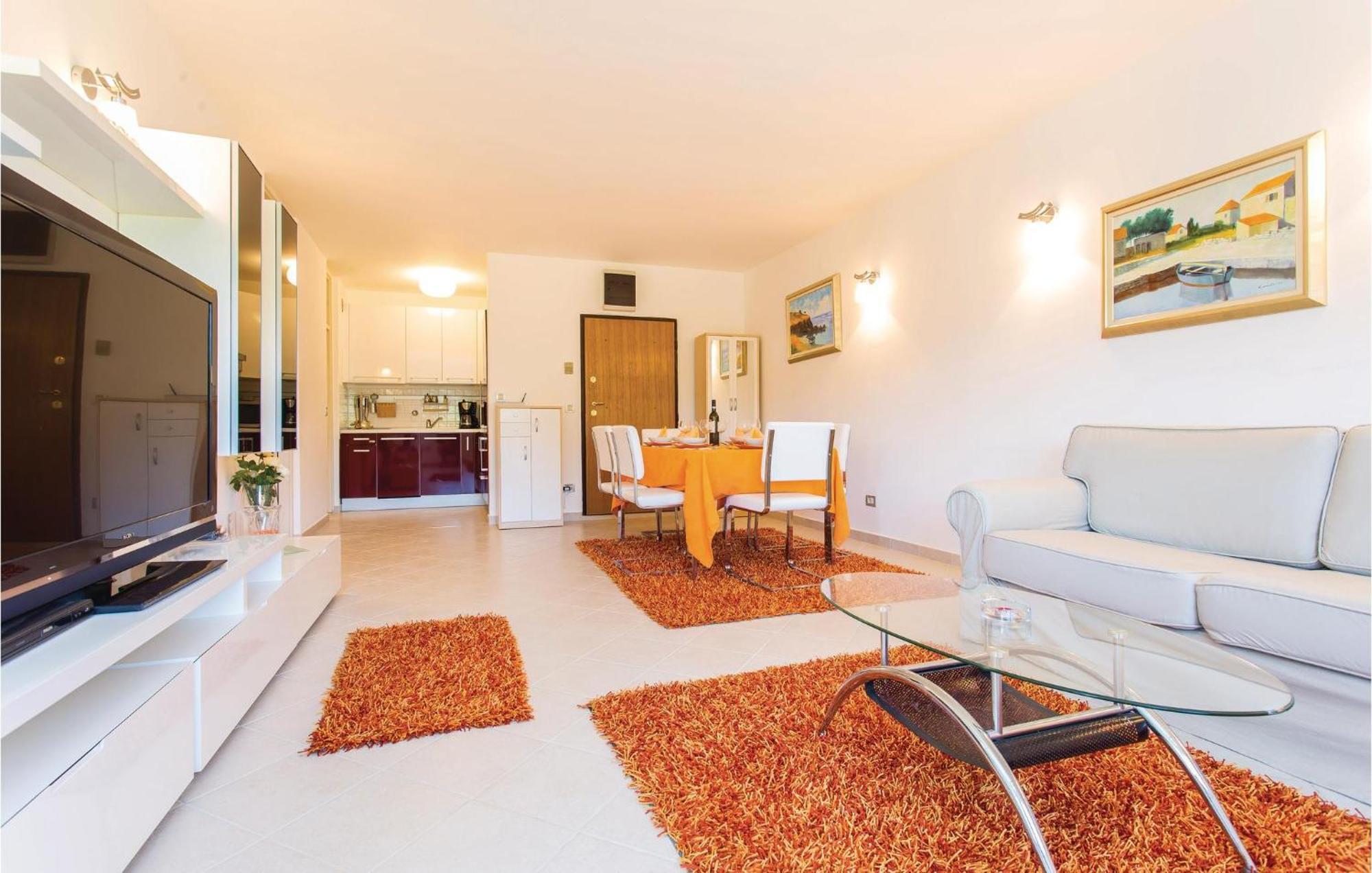 Amazing Apartment In Njivice With Wifi Eksteriør billede
